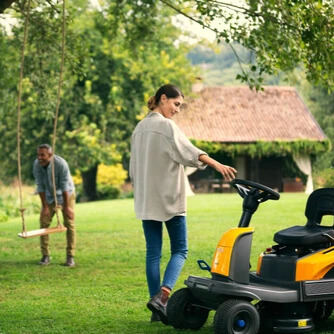 טרקטורון כיסוח נטען STIGA SWIFT 372E