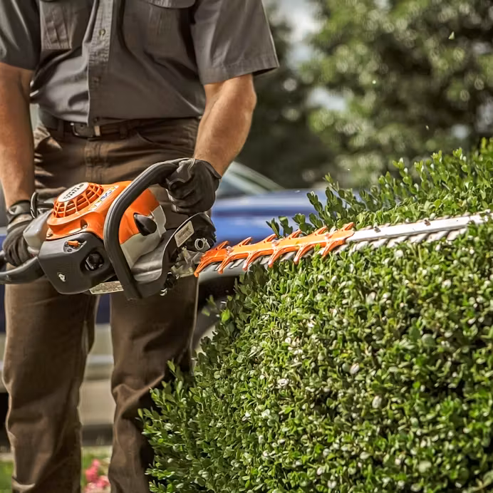 מגזמת גדר חי STIHL HS 82R