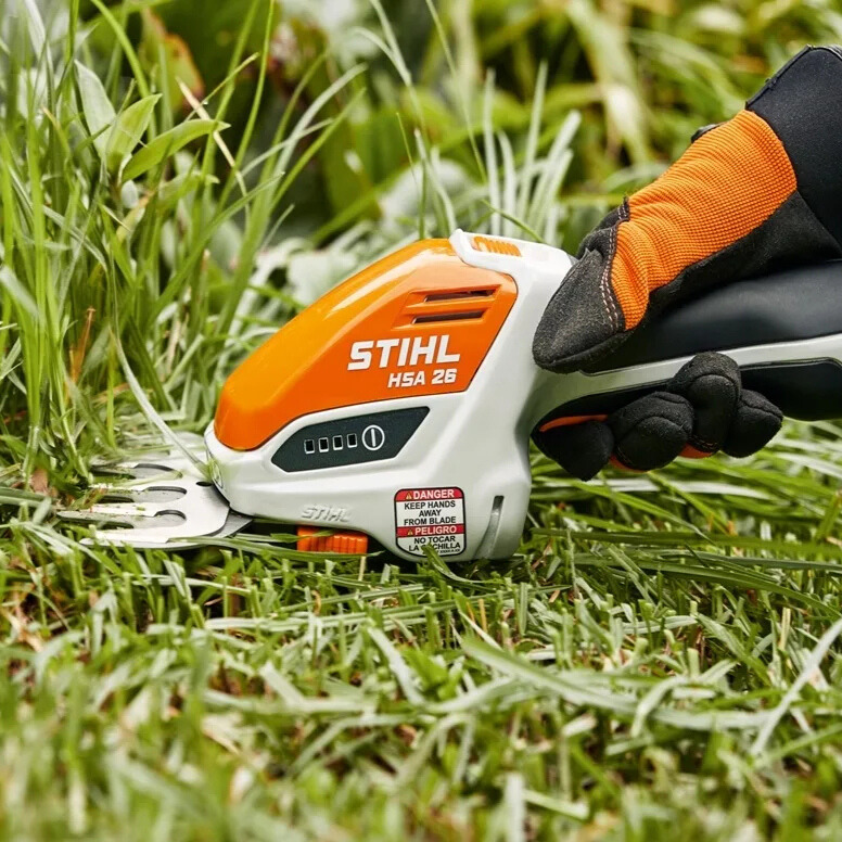 מגזמת נטענת STIHL HSA26 SET