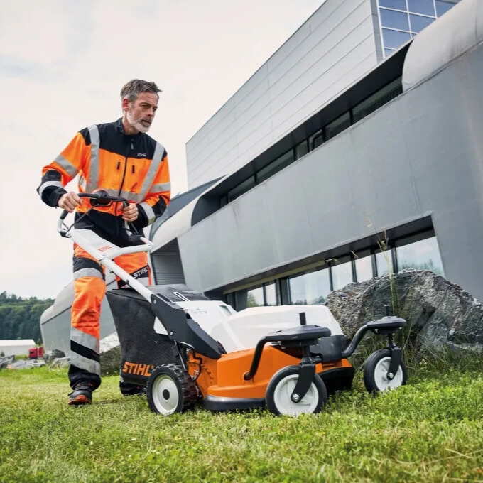 מכסחת נטענת STIHL RMA 765V סט