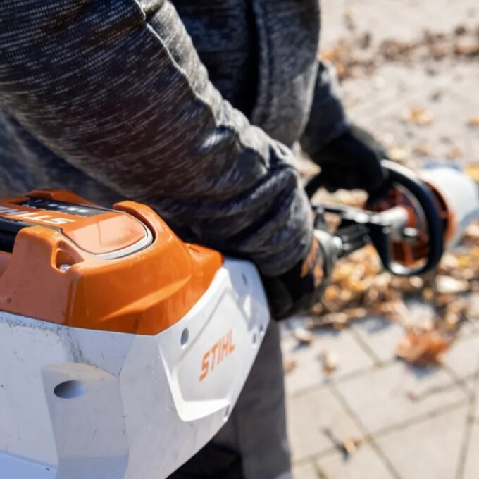 מנוע קומבי נטען STIHL KMA135 סט