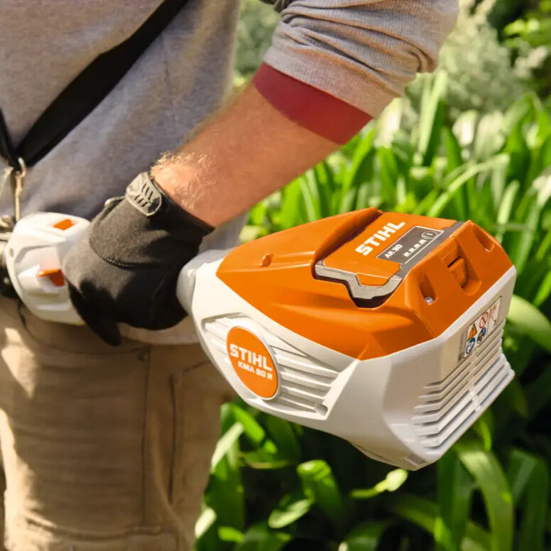 מנוע קומבי נטען STIHL KMA 80 סט